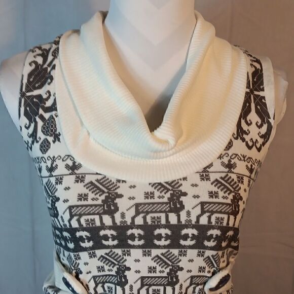Bui Yah Kah Sleeveless Knit Sweater - Picture 2 of 7
